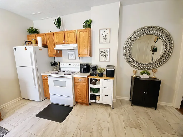 674 Parsells Ave — Photo 9