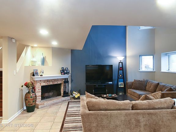 3rd image of 1038 W Armitage Ave #1A