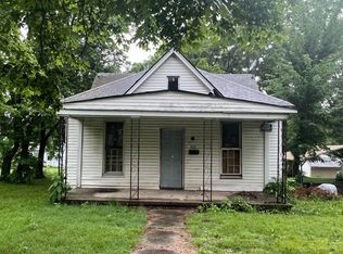 402 2nd St, Monett, MO 65708