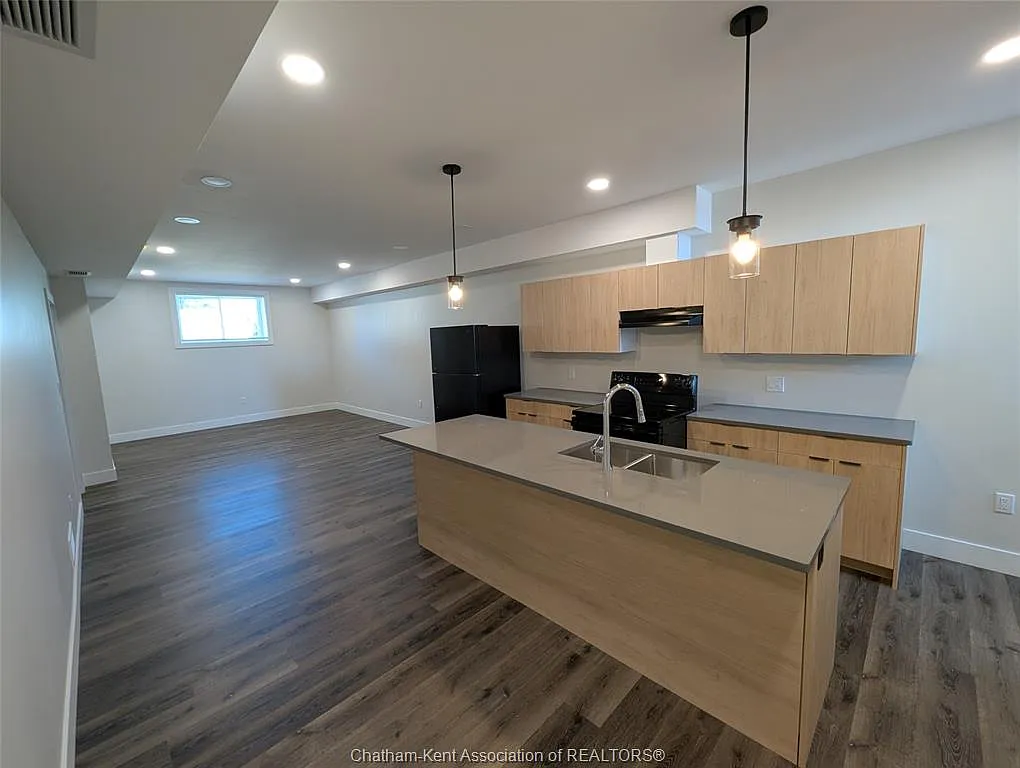 2 bed, $1,875 — Photo 4