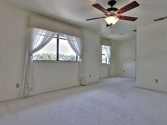5th image of 1704 Summerhill Ct