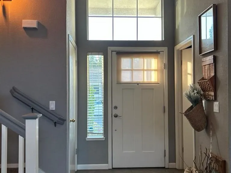 9441 Lakewind Ln — Photo 1