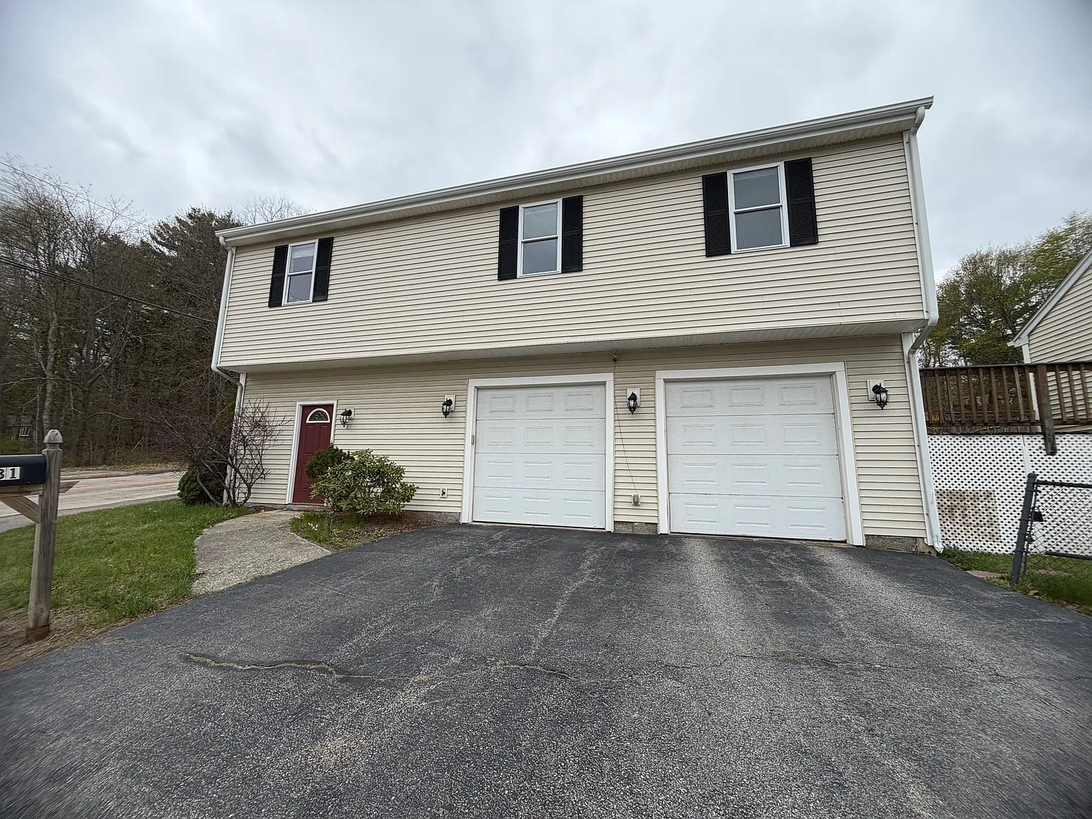 4 bed, 2.5 bath, 3152 sqft, $4,200 — Photo 1