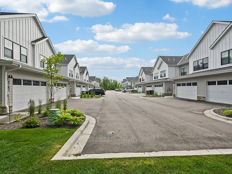 Ironwood Townhomes — Photo 1