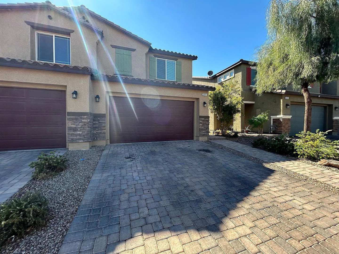 Stunning 3 Bedroom 3 Full Bathroom Townhouse In Gated Hoa Community! — Photo 1
