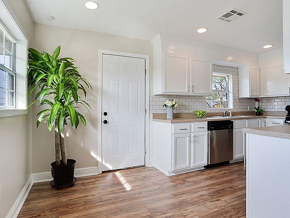 4th image of 4215 Mendez St