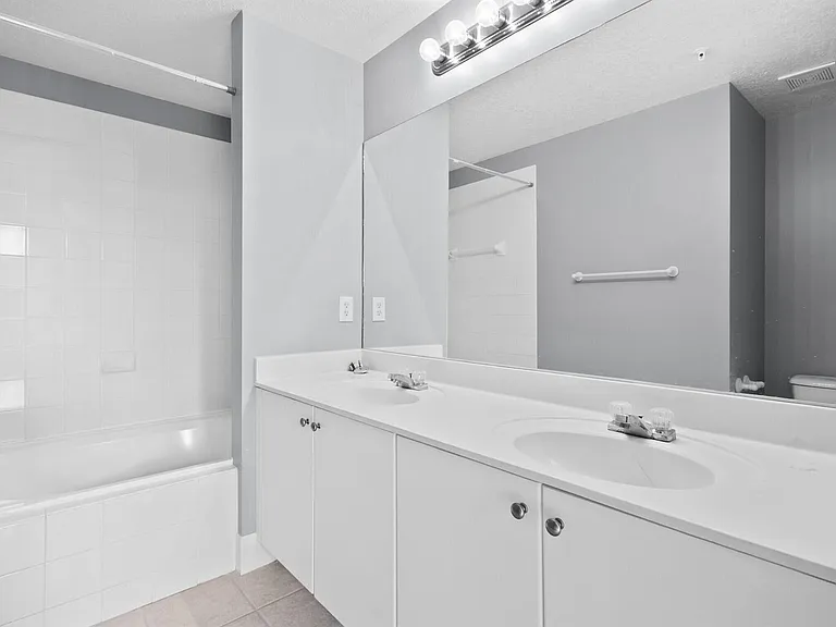 4822 Chancellor Dr #20 — Photo 16