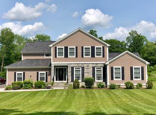 32 Starr Ln, Bethel, CT 06801