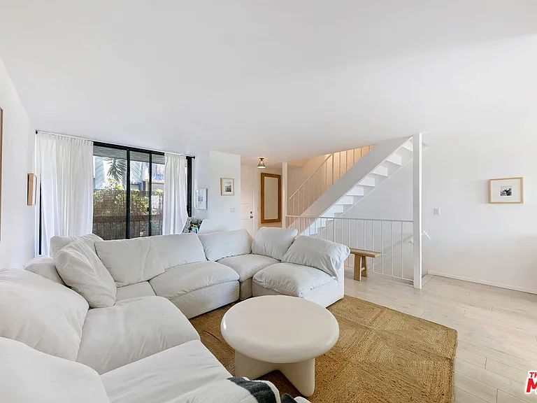 29239 Heathercliff Rd #4 — Photo 5