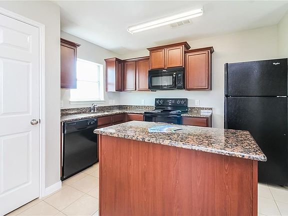 2nd image of 233 Oriole Dr