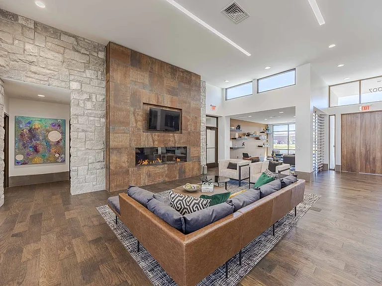 Ovation Apartments — Photo 12