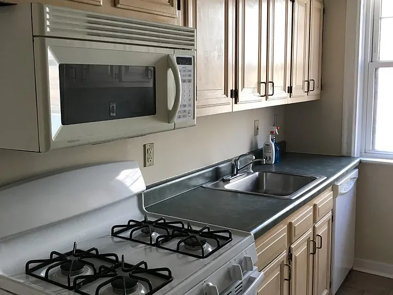 7515 Buckingham Dr — Photo 12