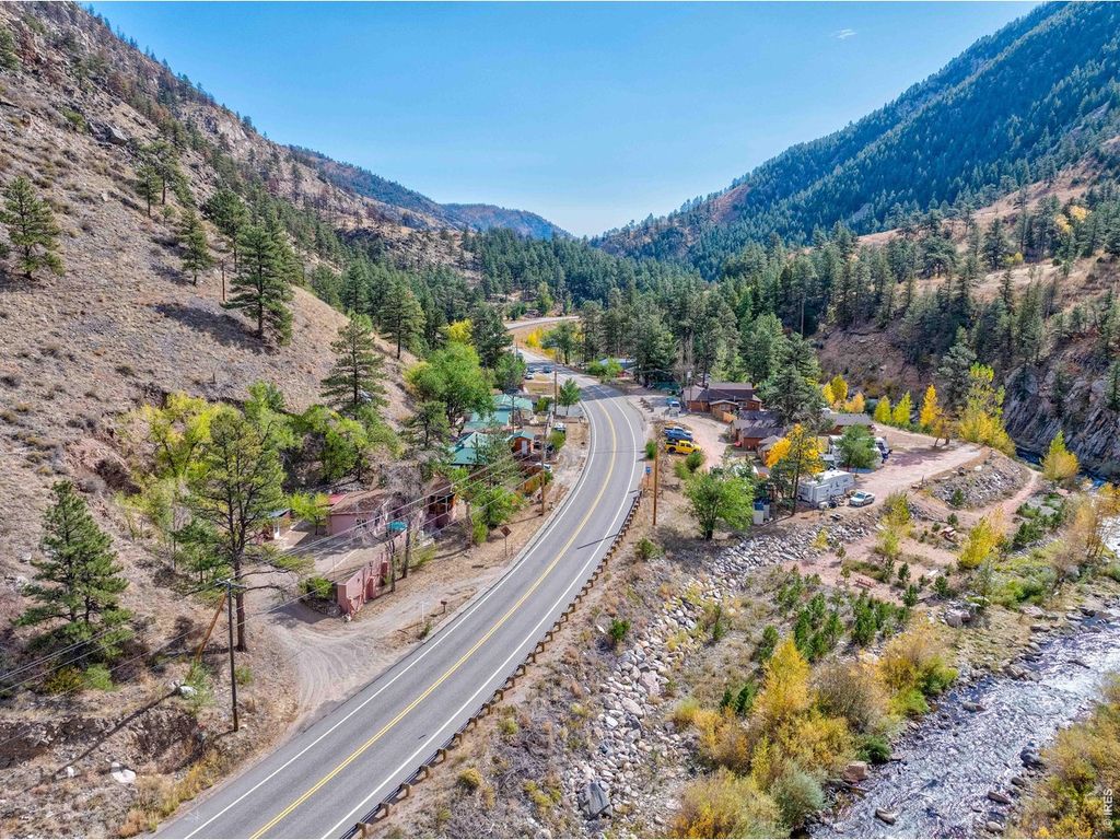 1525 W US Highway 34