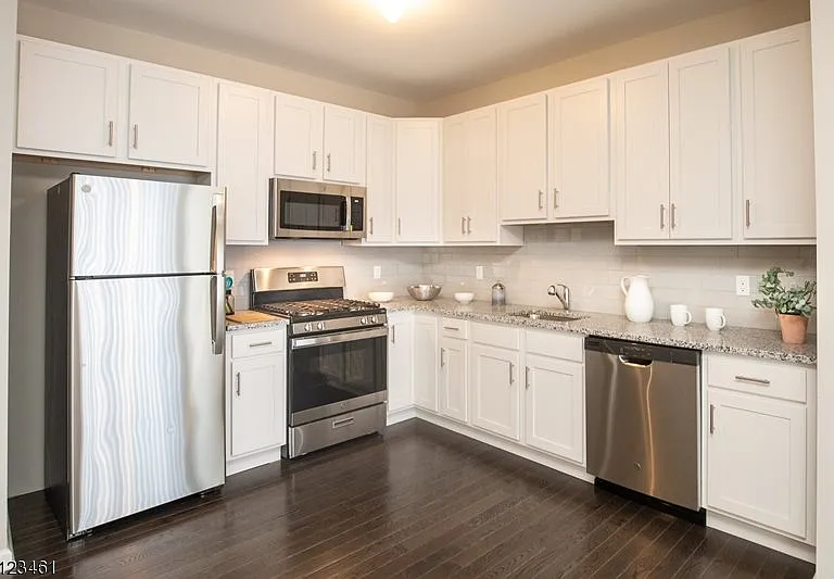 88 Arlene Ct — Photo 3