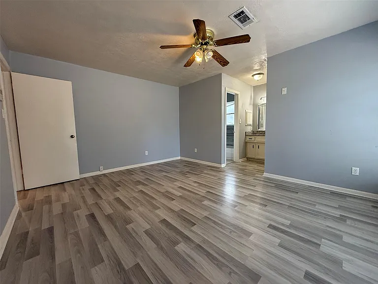 422 Gamewood Dr — Photo 16