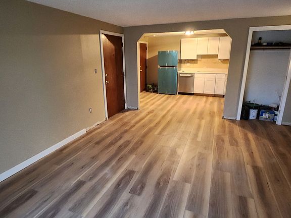 3rd image of 16 Hazelwood Ave