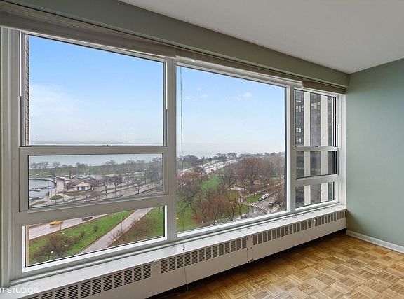 3rd image of 3180 N Lake Shore Dr APT 11C