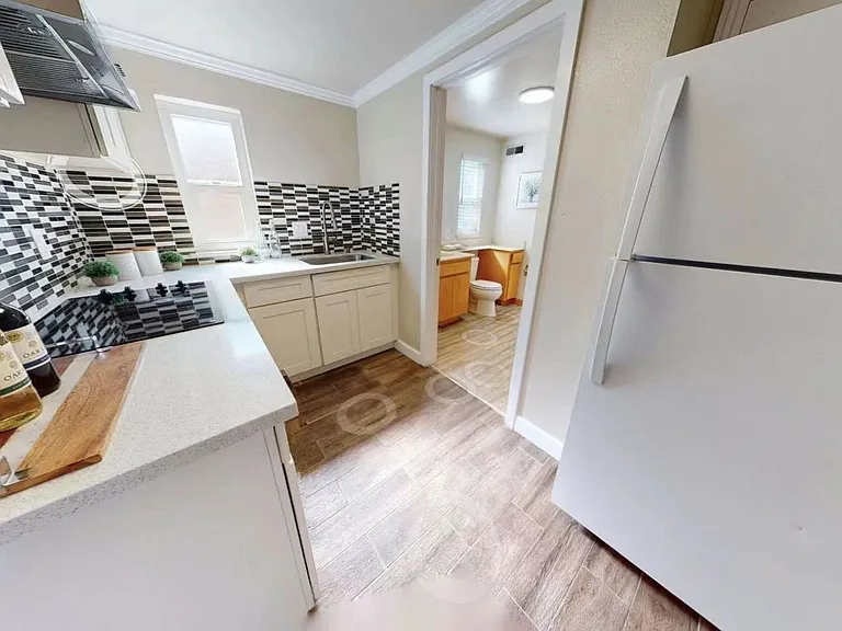 2224 Estabrook Cir #B — Photo 3