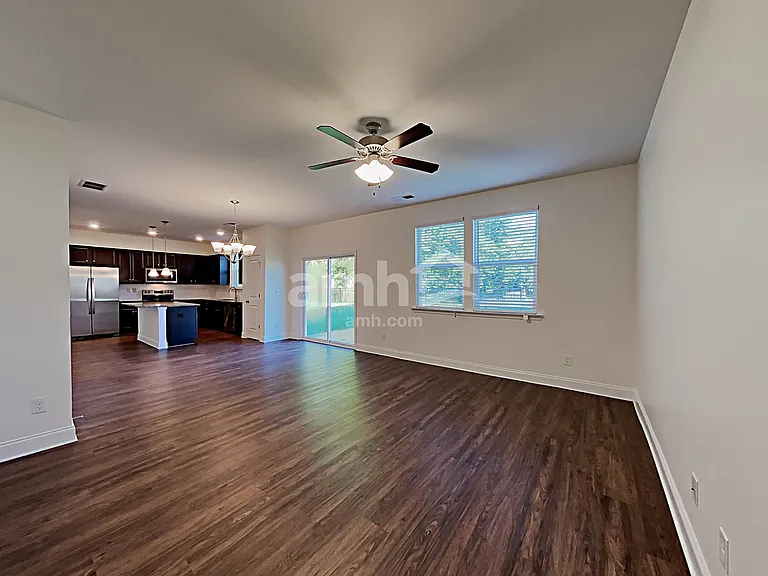 409 Levon Ct — Photo 9