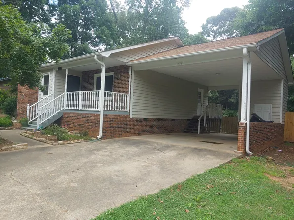 1746 Magnum Rd, Hickory, NC 28602