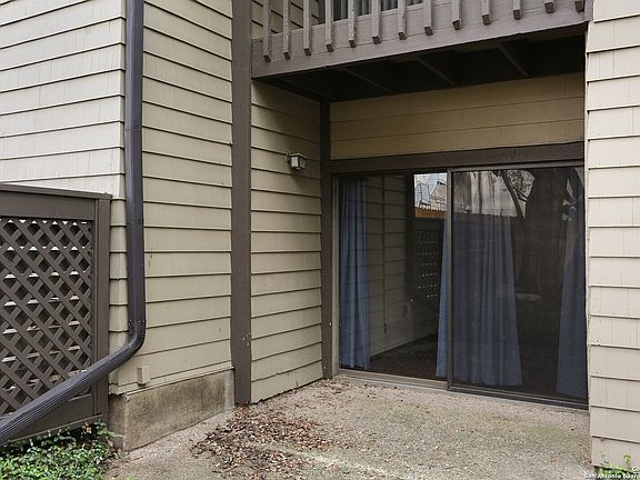 3rd image of 11815 Vance Jackson Rd #1-2404