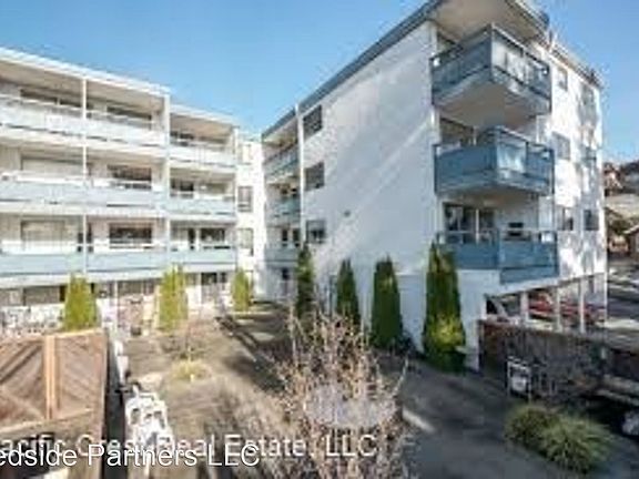 3rd image of 909 6th Ave N #403