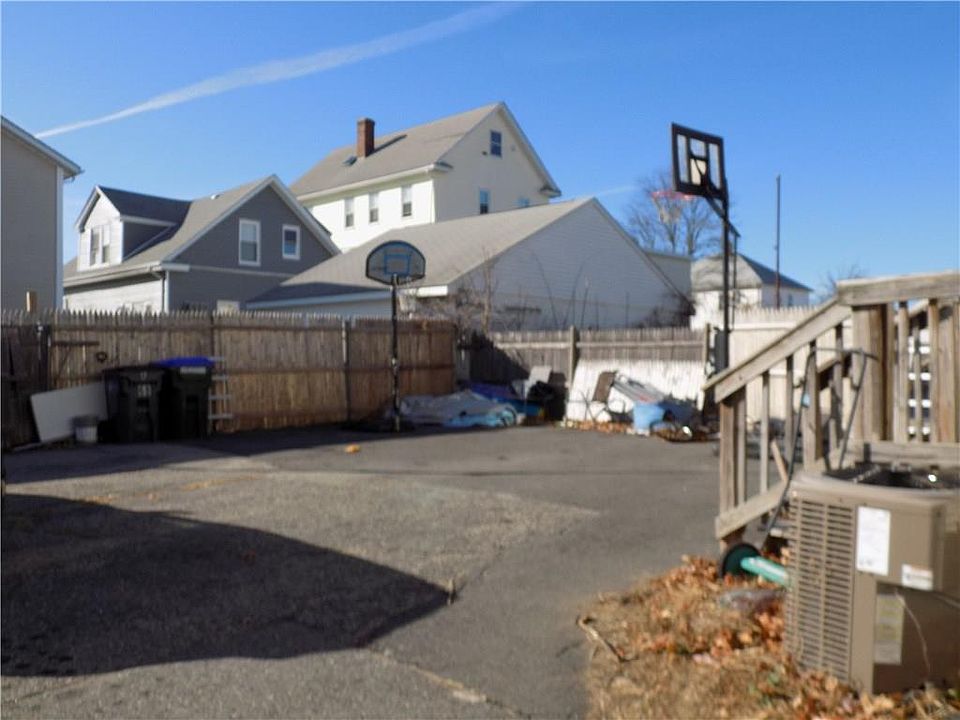 2nd image of 68 Yorkshire St