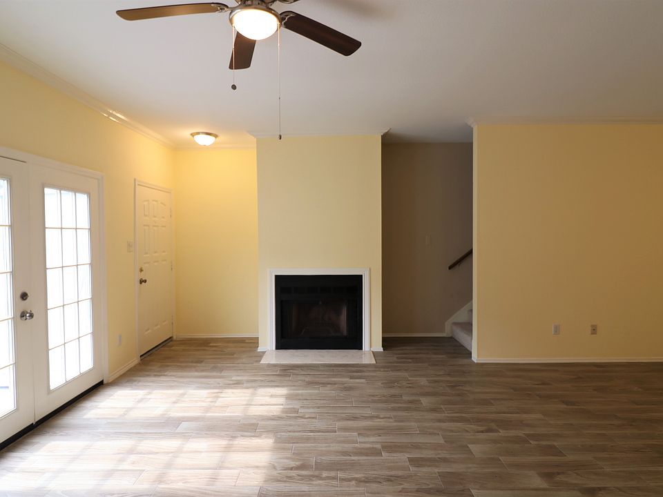 1st image of 442 Wilcrest Dr