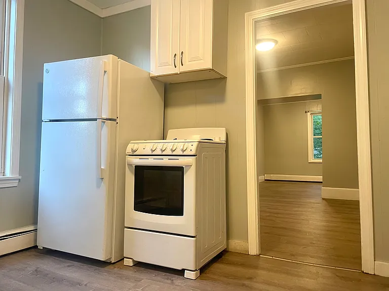 106 Webster St #2 — Photo 6