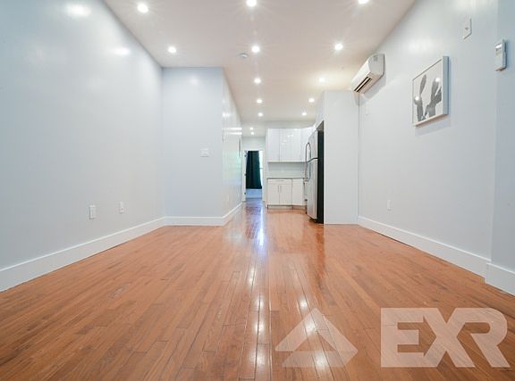 3rd image of 82 Marion St APT 1R