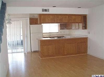 4th image of 2944 Fairmount Ave APT 10