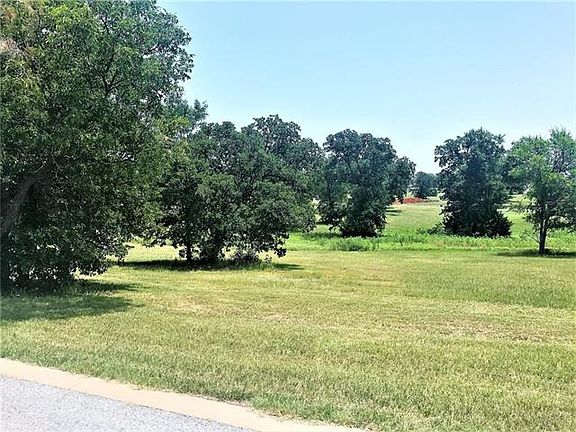 3rd image of 615 Coyote Creek Dr