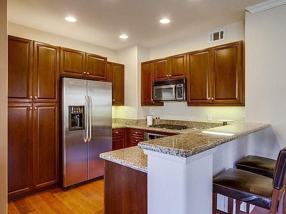 3rd image of 12645 Creekview Dr Unit 123