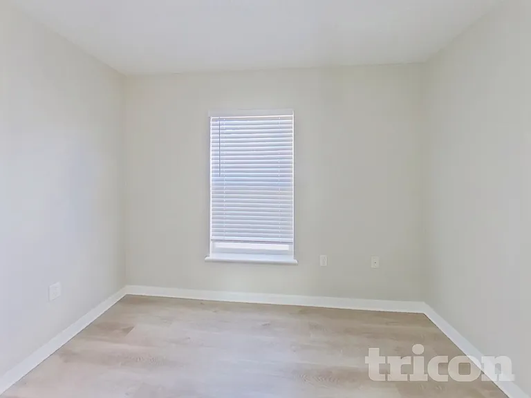 921 Jayhil Dr — Photo 11