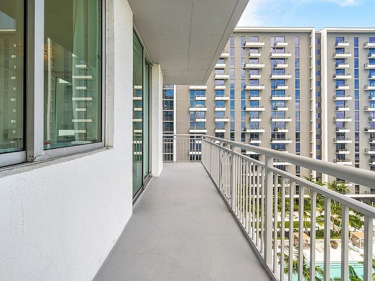 300 S Australian Ave #1418 — Photo 26