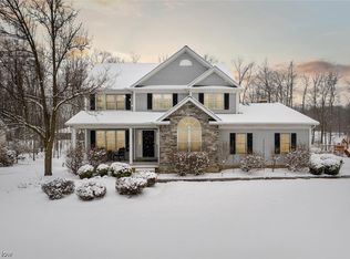 676 Rock Creek Dr, Aurora, OH 44202