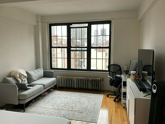 2nd image of 50 W 72nd St APT 1707
