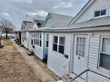 2nd image of 20 Bogardus St #1