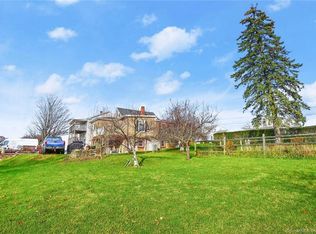 22 Grove St, Danbury, CT 06810