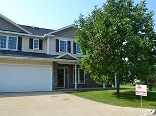 2731 Buena Vista Ln, Clive, IA 50325