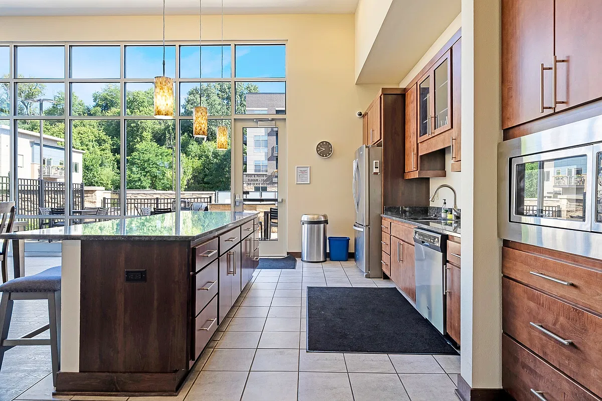 The Reef Apartments — Photo 1