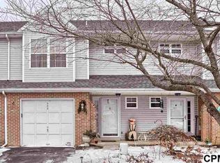 322 Fawn Rdg N, Harrisburg, PA 17110