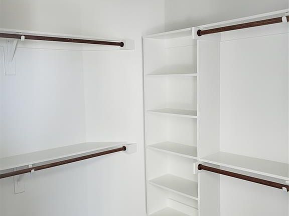 5th image of 3909 Belle Maison Pl