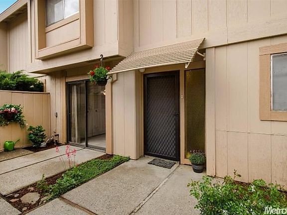 3rd image of 3288 Amethyst Ln