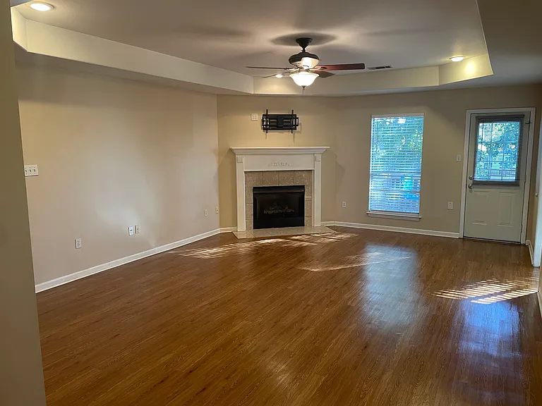 2106 Redwood Dr — Photo 12