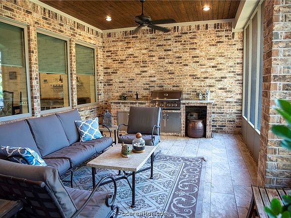 4th image of 3026 Balsam Ct