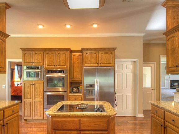 3rd image of 4102 Water Oak Dr