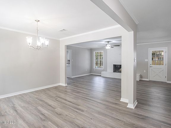 4th image of 616 Old Savannah Dr