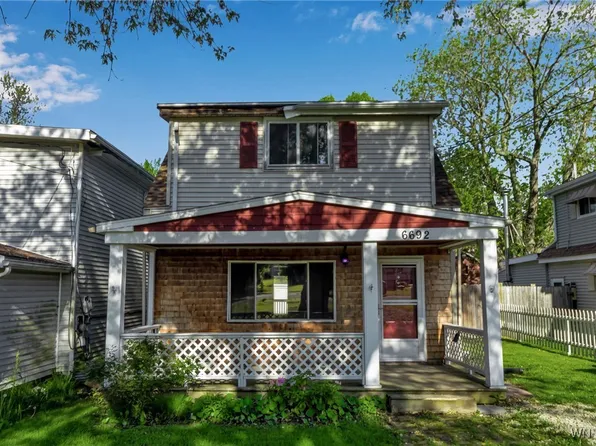 6692 Prescott Dr, Derby, NY 14047