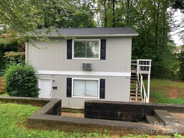 302 22nd Ave NE, Hickory, NC 28601